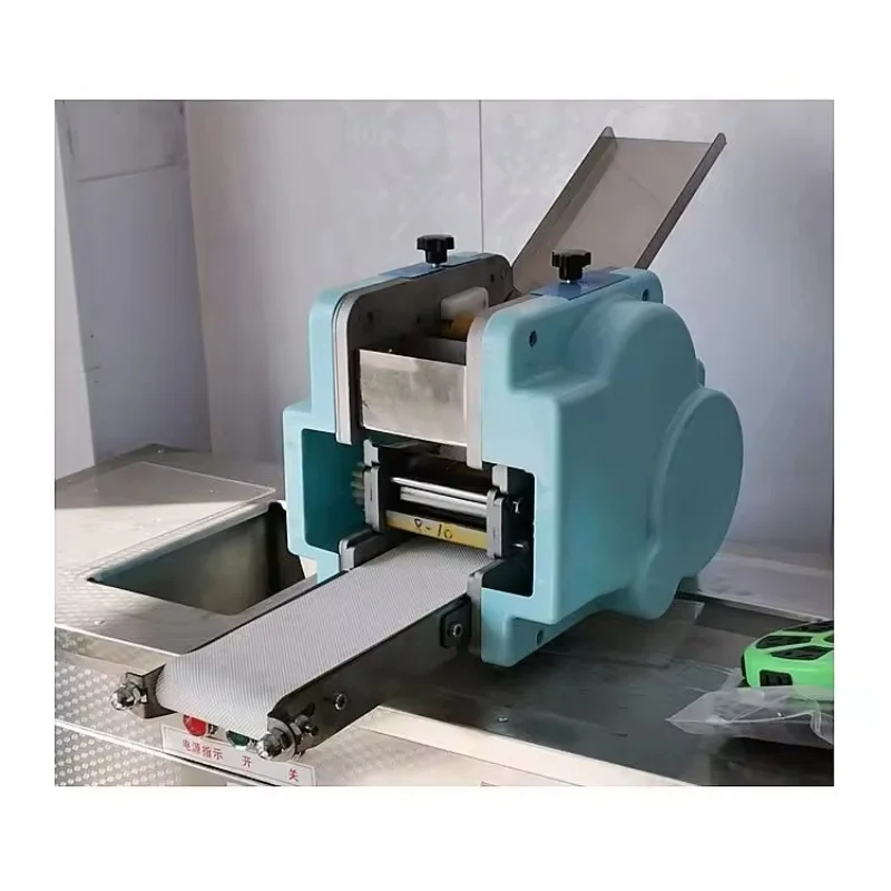 Automatic Pelmeni Gyoza Samosa Dumpling Making Machine Price/Jamaican Patty Cappelletti Ravioli Dumpling Machine