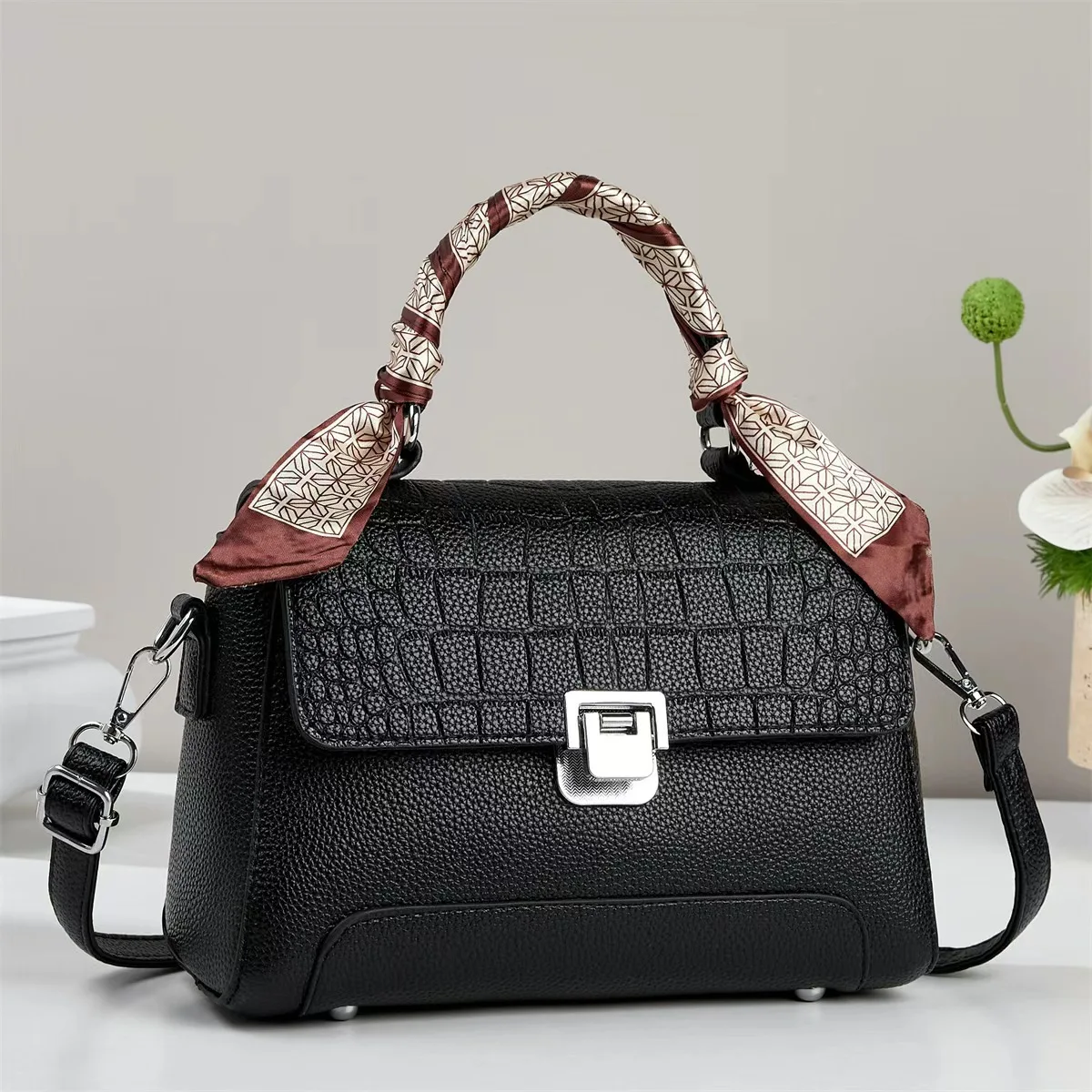

2025 Women's Chic Premium Texture Handbag - Spacious Casual Commute Top-Handle, Shoulder & Crossbody Purse