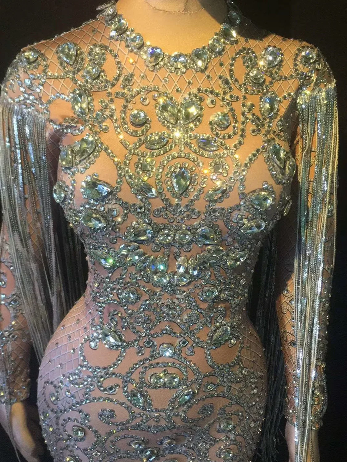 Sukienka damska z kryształkami, dżetami, frędzlami, obcisła, na scenę, na imprezę, na studniówkę, na wesele, długa do podłogi.