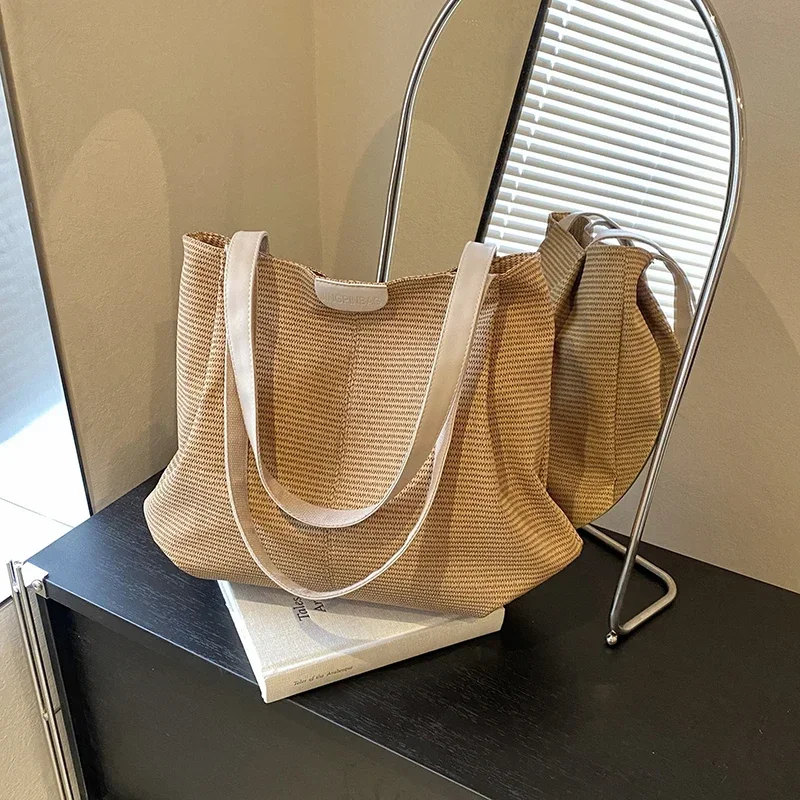 Leisure Large Capacity Commuting Versatile Tote Bag for Women Fashionable and Minimalist Shoulder Bag Sac Tote À La Mode