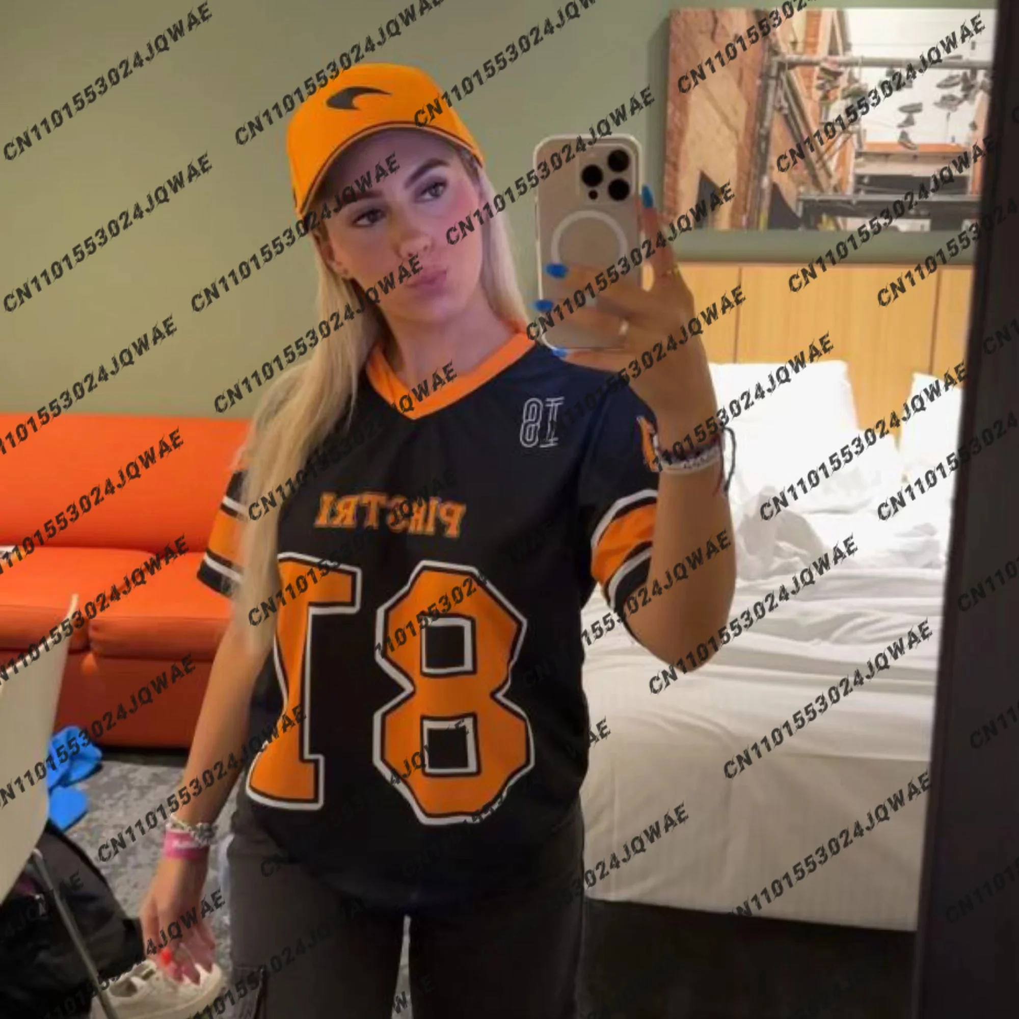 

2025 New 81 Men And Women Racing Motorcycle Enthusiasts V-Neck Short Sleeved T-Shirt Oscar Piastri Jersey Mclaren Sports Shirt