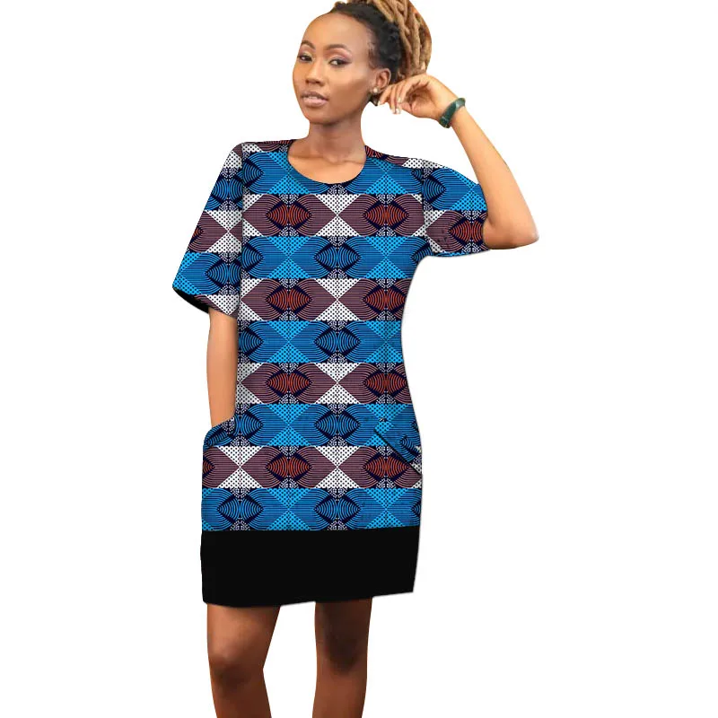 

Винтажное платье с африканским принтом и черными вставками, свободного кроя, с круглым вырезом, короткими рукавами и карманами, женский наряд.