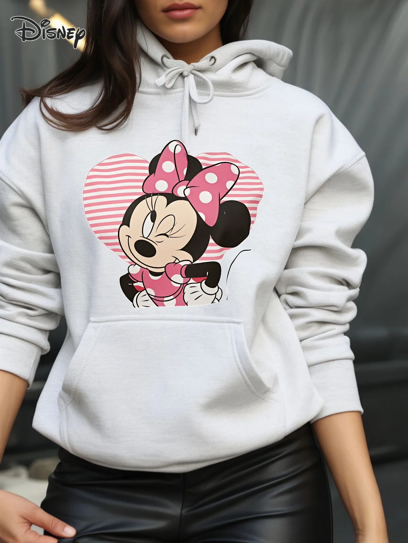 Sweat à capuche pour femme imprimé cœur Disney Minnie Mouse – Polyester confortable et respirant, coupe ample, manches longues, idéal pour un vêtement décontracté
