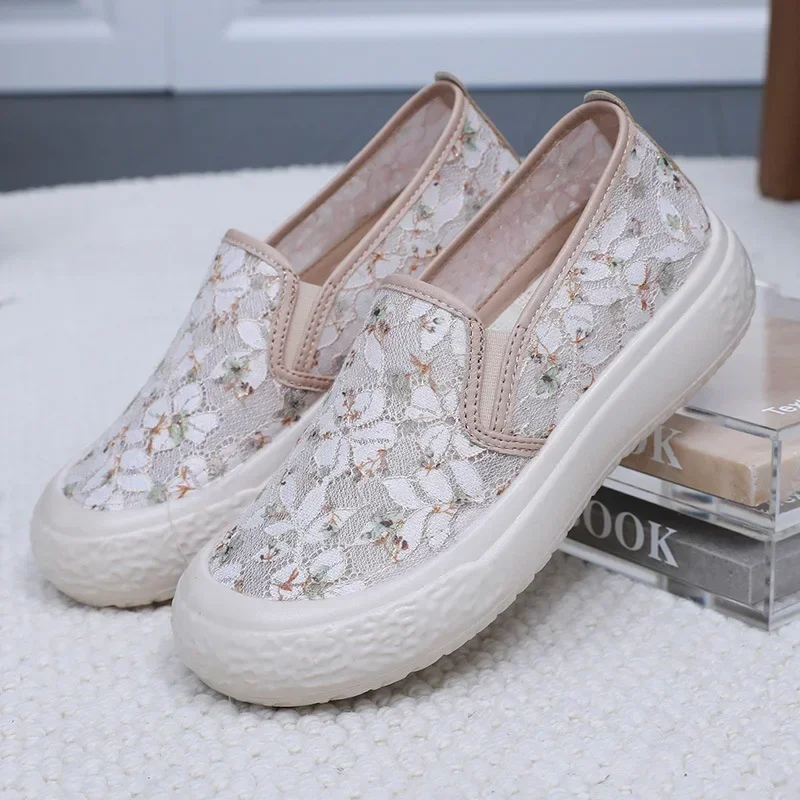 Fisherman Shoes Woman Mesh Breathable Flat Soft Bottom Casual Shoes for Women New Fashion Embroidery Thick Sole Loafers 2025