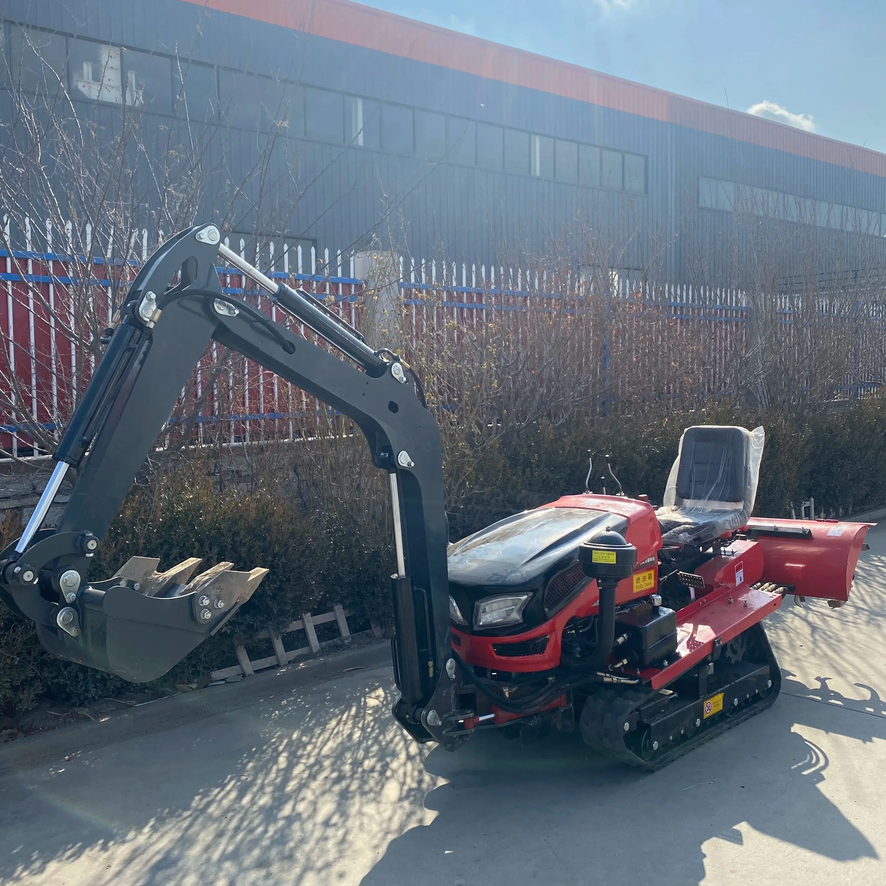 Customized 22HP Mini Cultivator Multi-Functional Crawler Tractor Tiller With Excavator For Garden Landscaping Soil Preparation