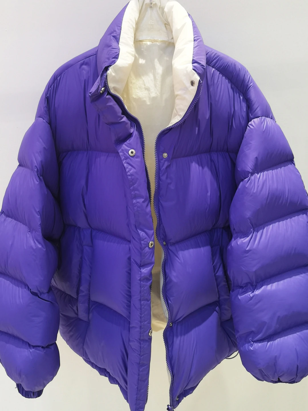 

Double-Sided Wearable Ultra-Light Soft Comfortable Thickened Loose Puffiness Bread Style down Jacket Women Short Bright Color