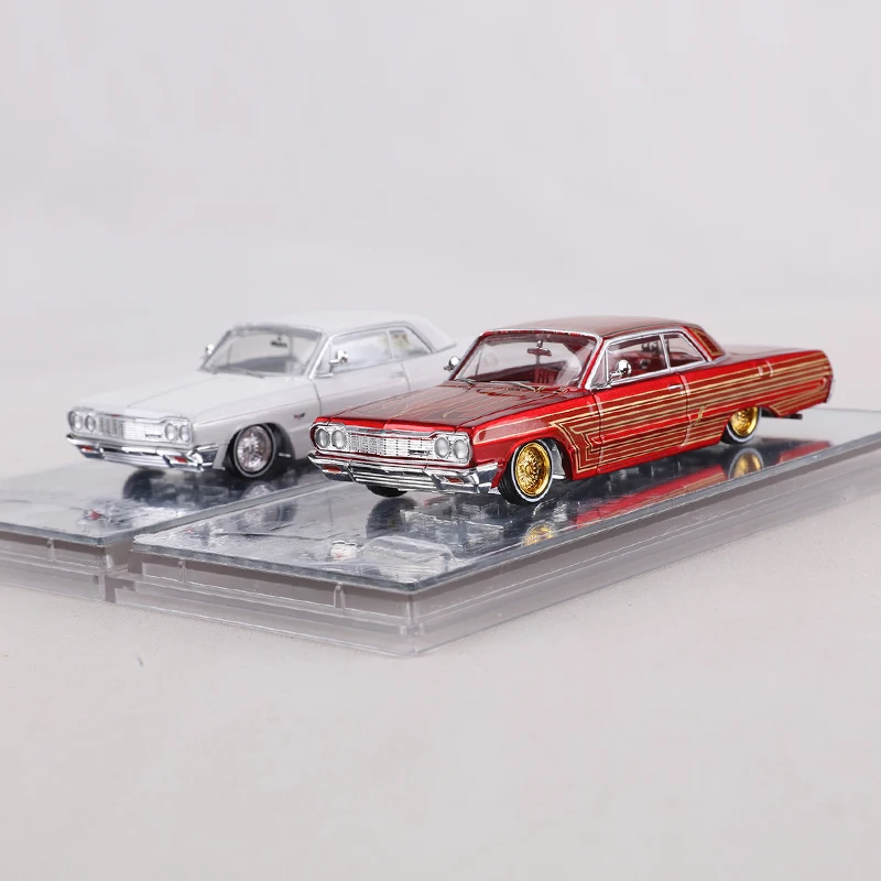 97M 1:64 Chevrolet Impala Lowrider Alloy Model Car