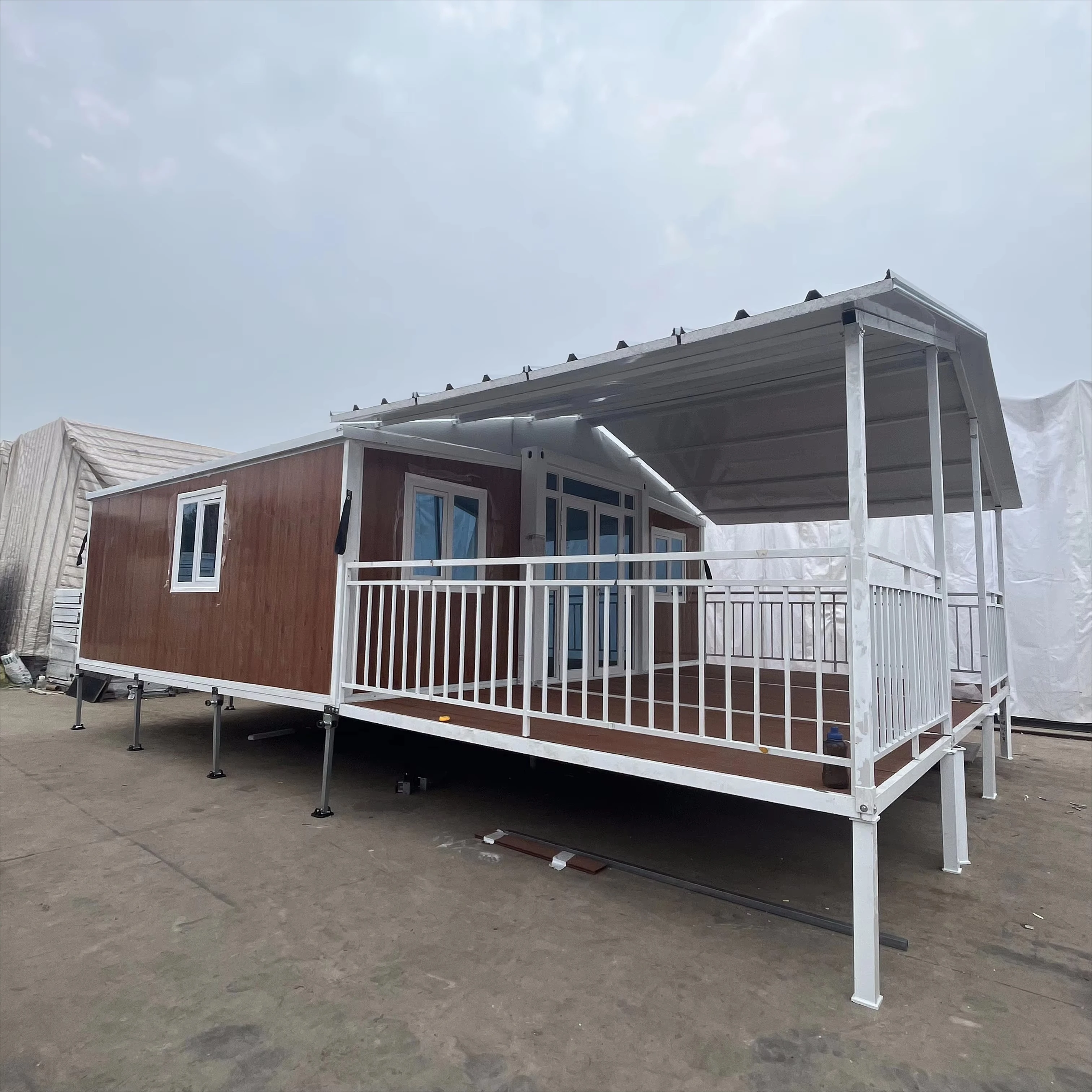 20ft Tall Expandable Modular Container House With Steel & Sandwich Panel Breathable Design Hospital Use Prefabricated Home