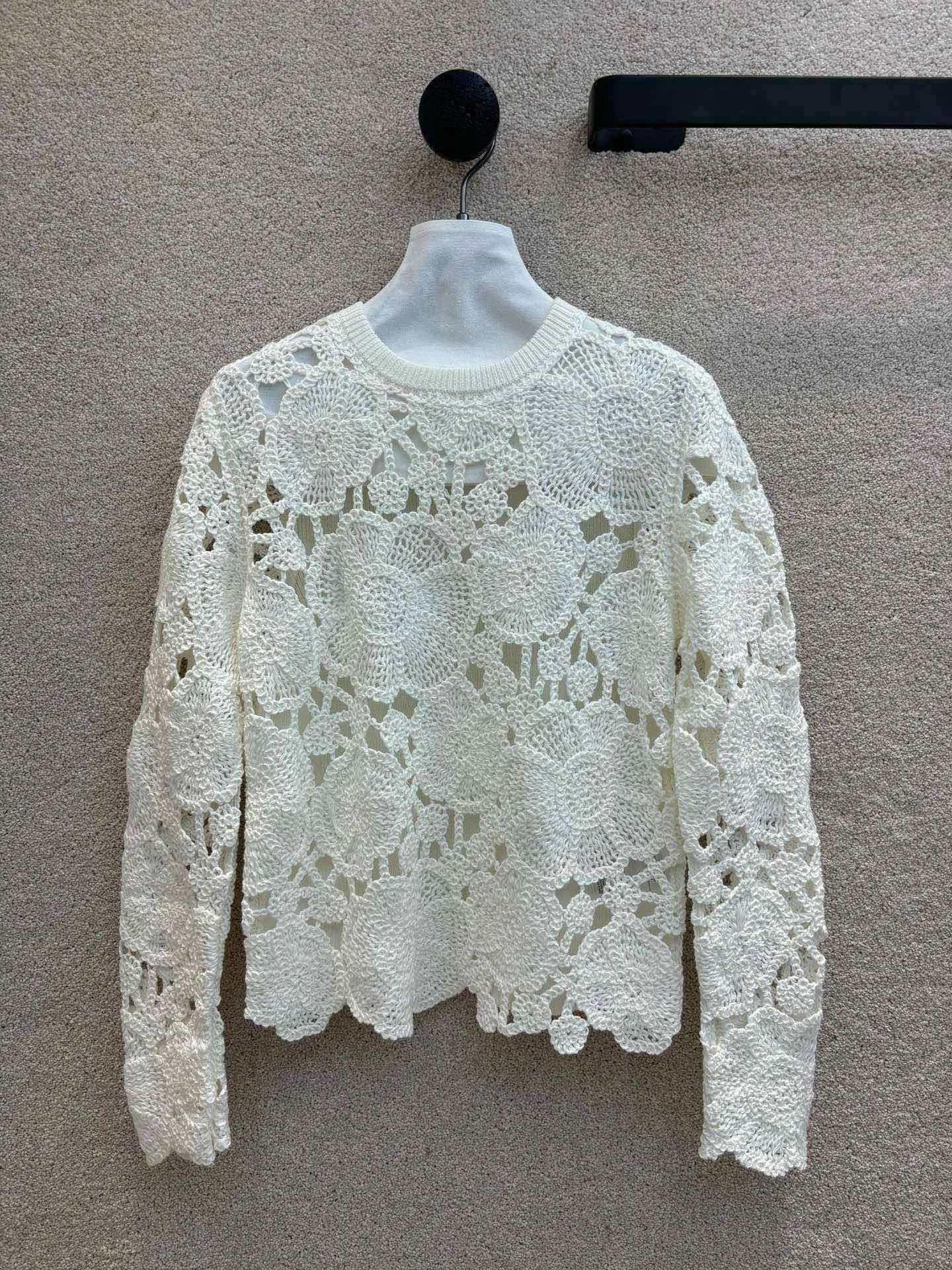 

2024 Summer and Autumn New Women's Clothing Elegant white hollowed out crochet patchwork knit top 0808