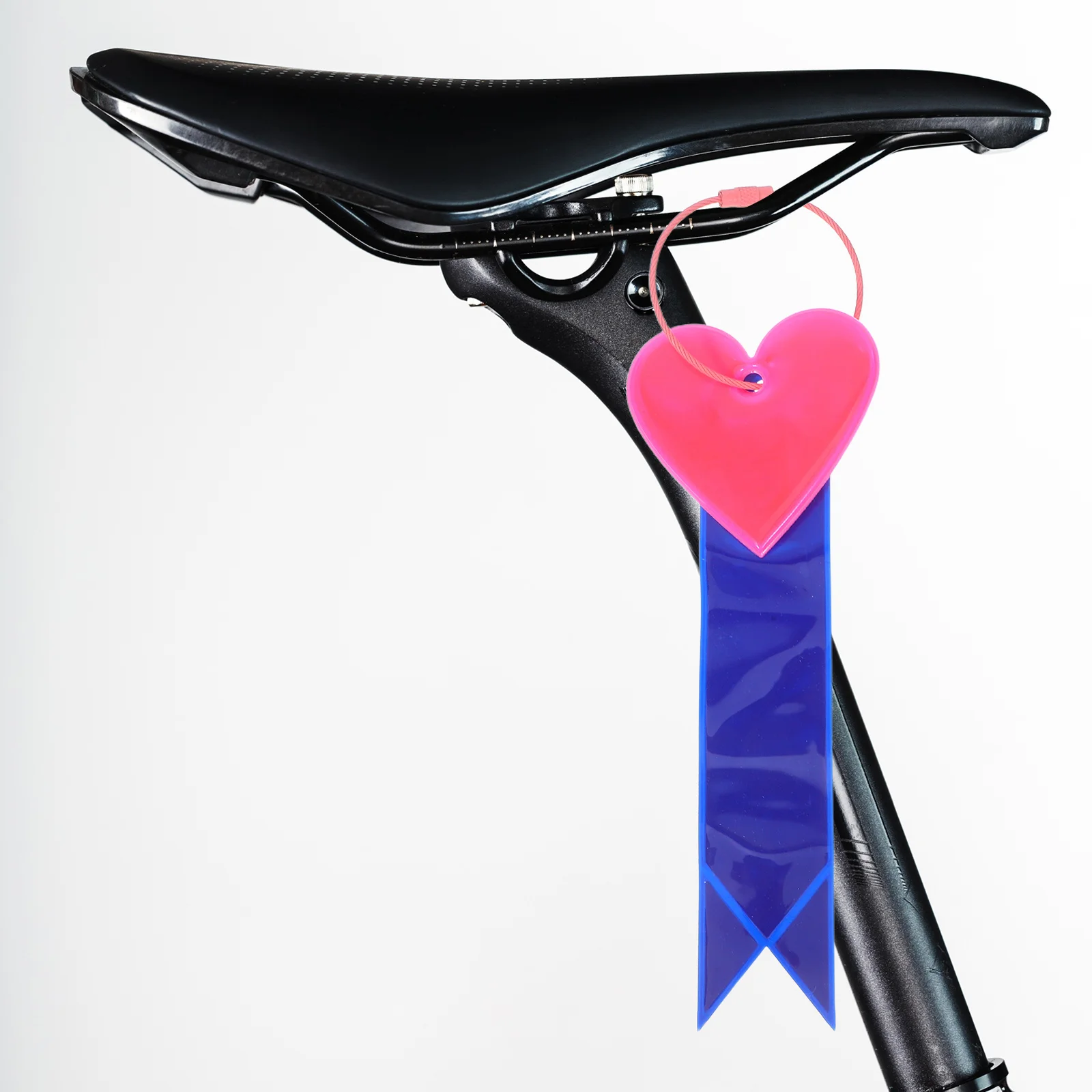 

4Pcs Safety Reflector Pendants High Visibility Reflective Tags Cycling Backpack Night Riding Keychains Reflective Strips Bike