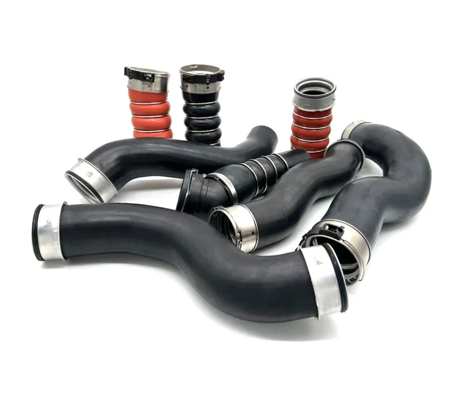 Für BMW 328d 2014-2018 Ladeluftkühlerschlauch Turbo Ladeluftkühlerschlauch OEM: 11617810617 11618571897 11617808416
