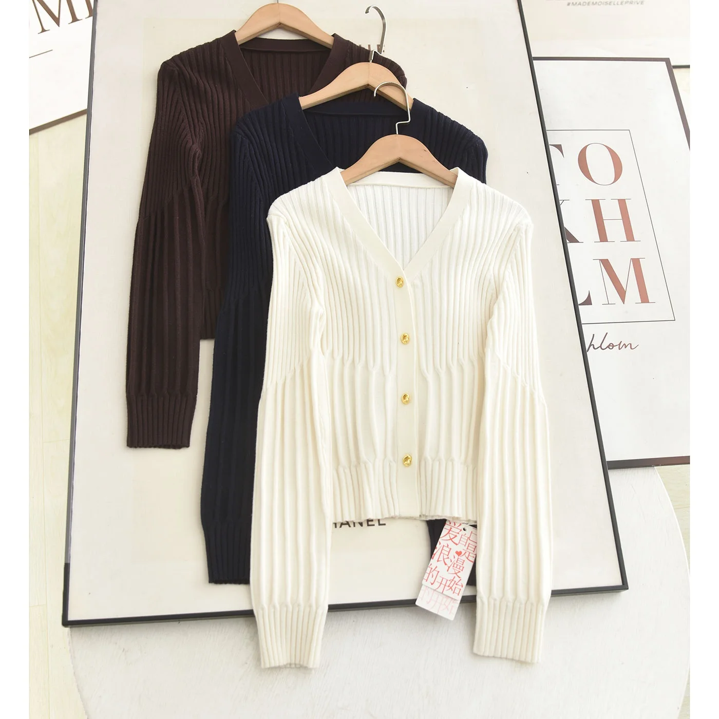 

Ele V-Ne Knitted Open Cardigan Women's Faion Design Button Sweater Jaet Spring 2026 Long Sve ort Length Casual