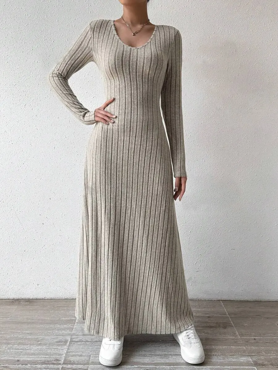 Damen Slim Fit Modisches gestricktes Langarm-A-Linien-Street-Style-Kleid Einfarbiges Maxikleid