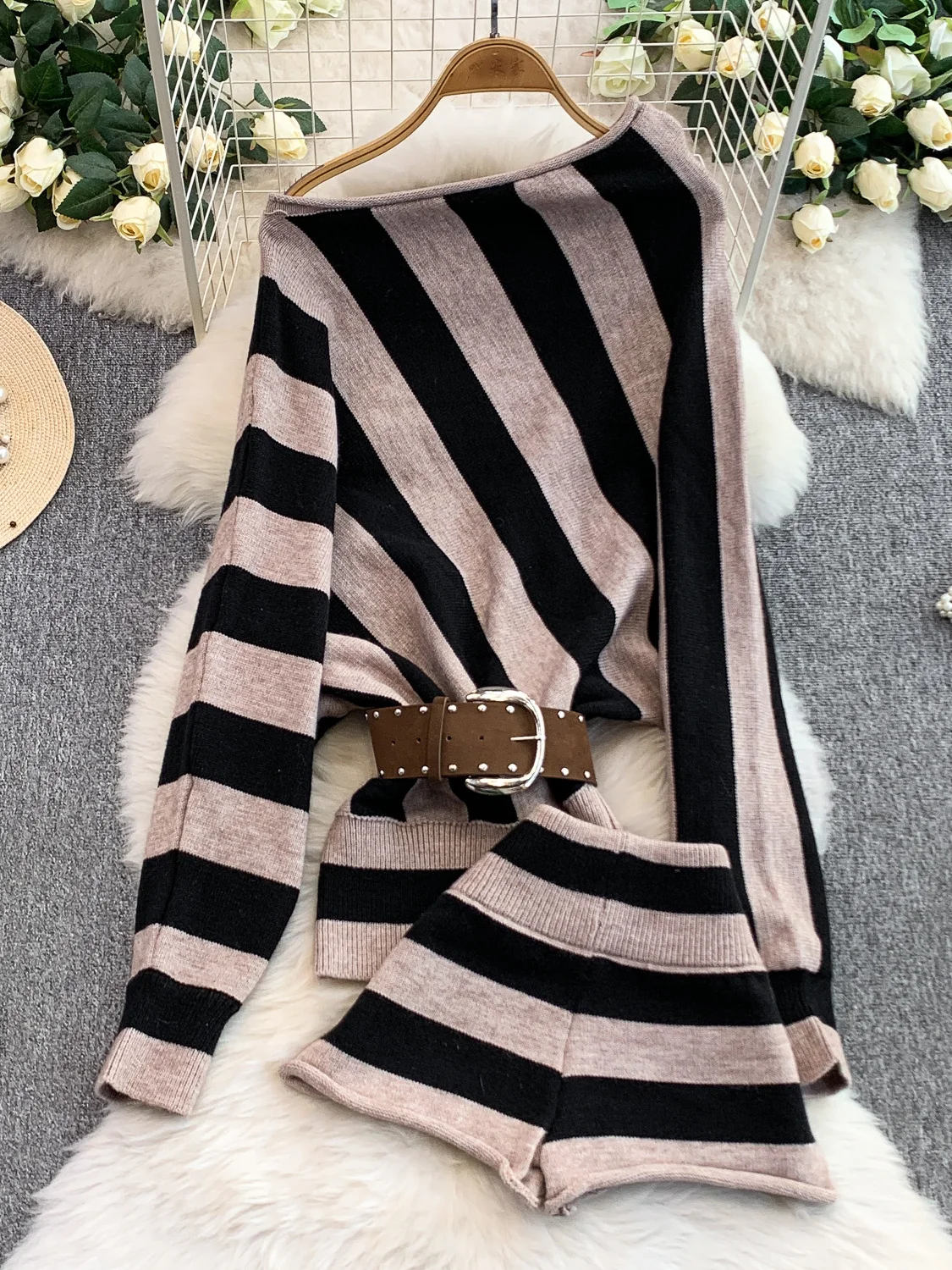 American Sle Slim Fit Top de punto a rayas y pantalones con puños conjunto de dos piezas cuello Diagonal largo cintura Sexy a