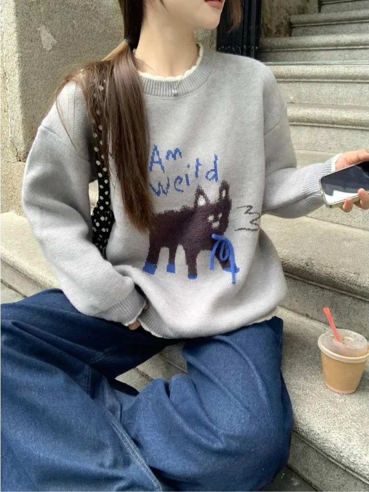 부드럽고 아늑한 여성 니트 스웨터 2025년 가을 신상 캐주얼 루즈핏 귀여운 자수 니트웨어 라운드 넥 롱 스웨터