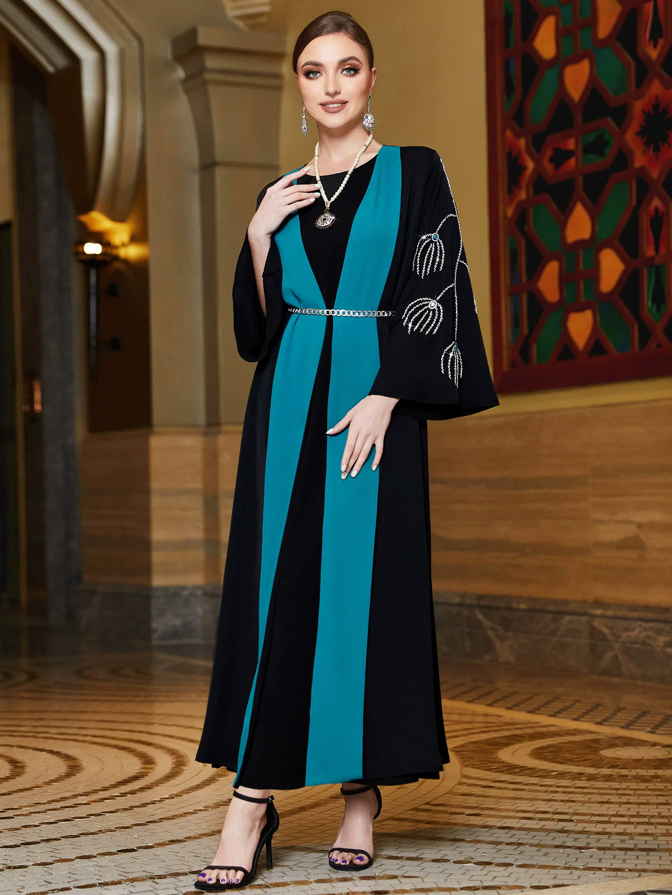 Ramadan black trumpet sleeve patchwork lake blue Muslim fashionable temperament style, paired with Middle Eastern clothing