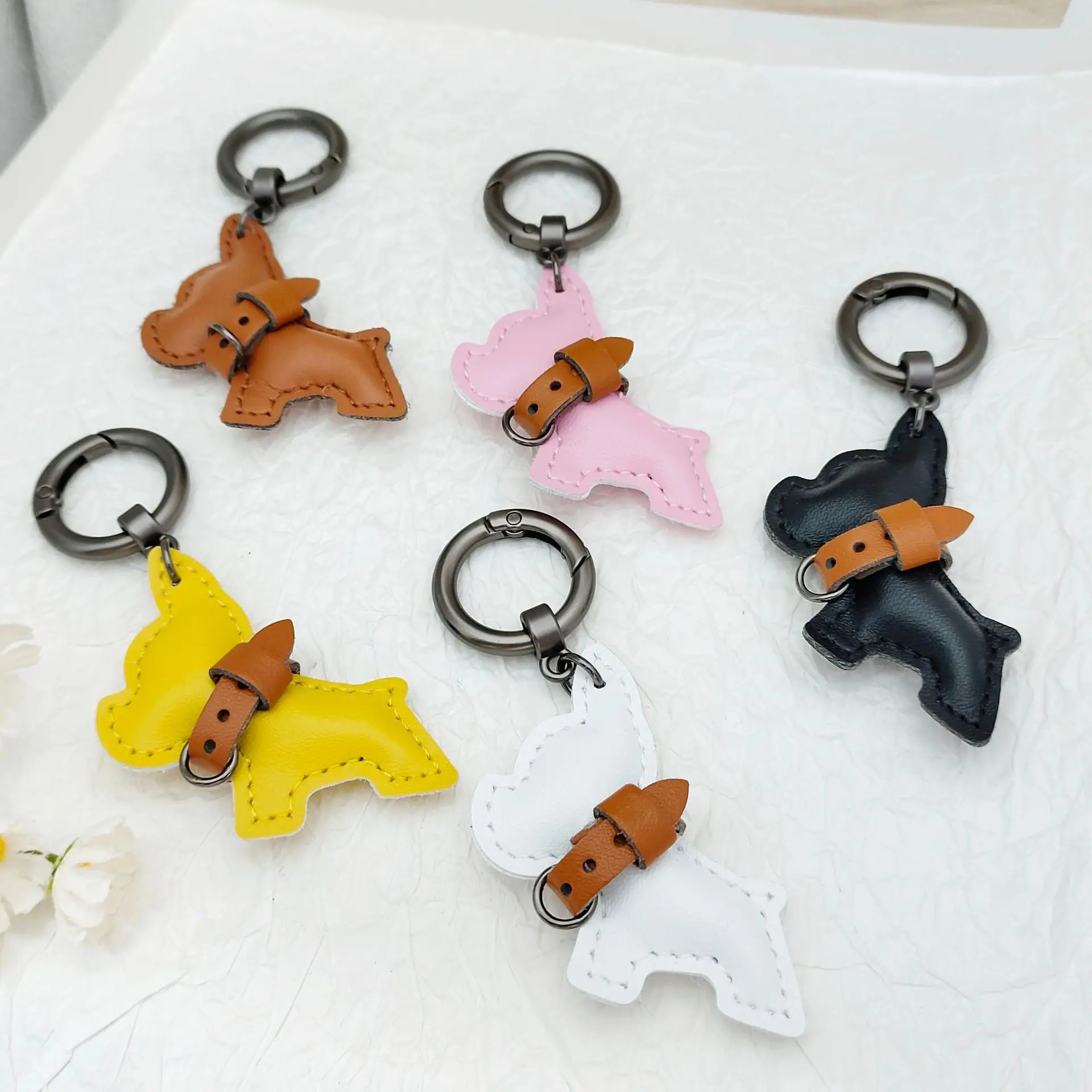 Cute Leather Dog Keychain Creative Car Keychain Pendant Dog Bag Hanging Decoration Versatile Personality Trendy Kwaii Pendants