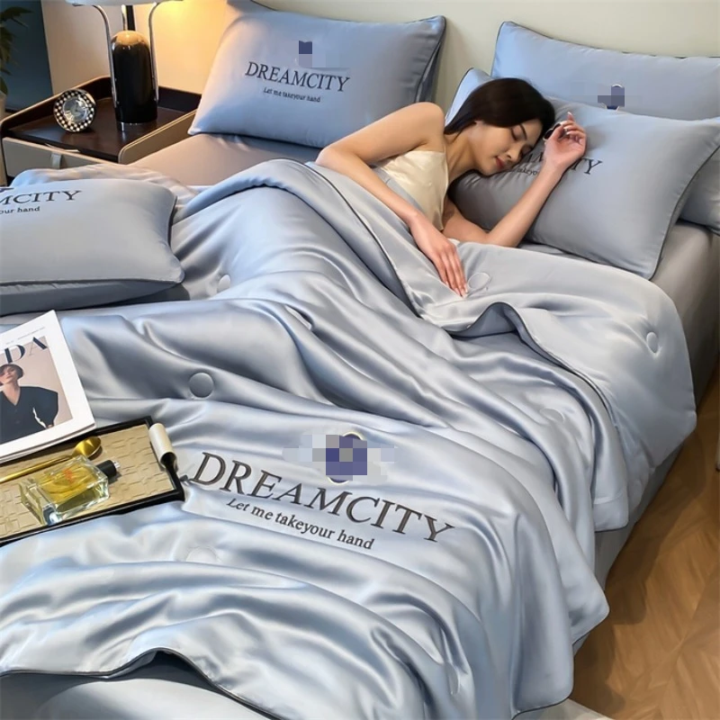 Solid color silk embroidery Xia Liang quilt cool feeling air conditioner quilt household single piece, no bed sheet pillowcase