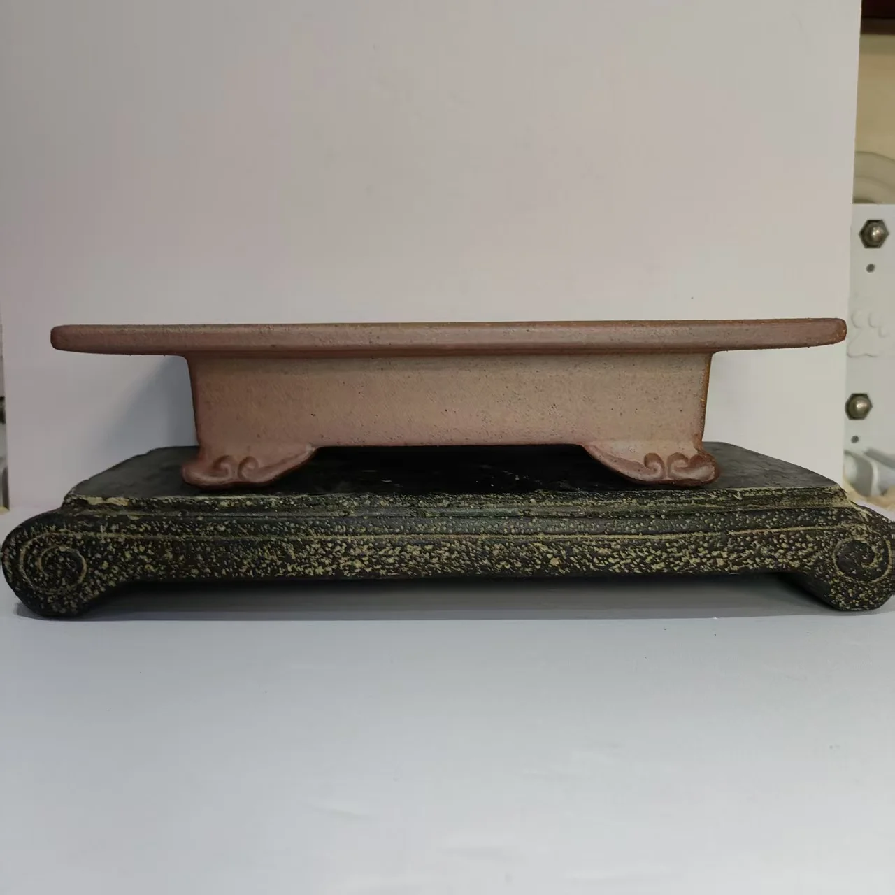 

Hot Sale Classic Rectangle Flashing Shaped Purple Clay Bonsai Pot