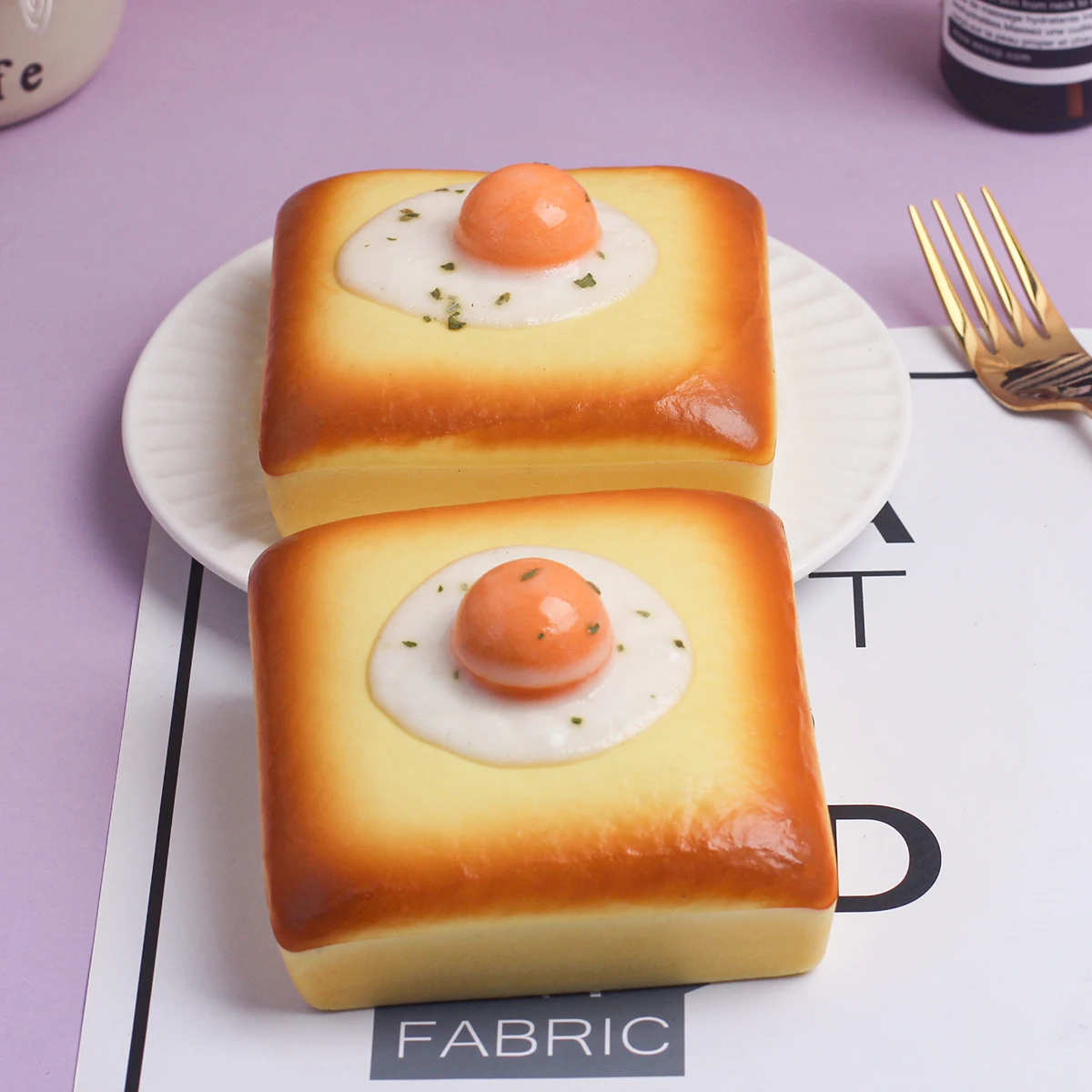 1Pcs Decompression Pinch Slow Resilience Artificial Toast Eggs False Soft Fragrance Sticky Hands, Simulation of Fried Egg Bread