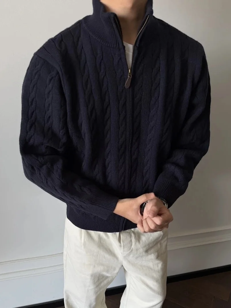 

Высококачественный повседневный вязаный кардиган с 3D-рельефной текстурой, зимний, однотонный, с узором косы, мужской, с длинными рукавами, в стиле оверсайз