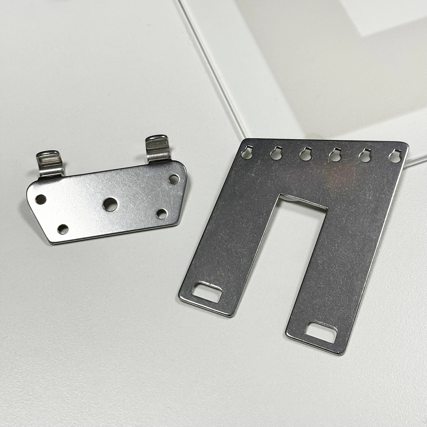 

6-струнный усиленный толстый кронштейн трапециевидного хвостовика для Rickenbacker без болта