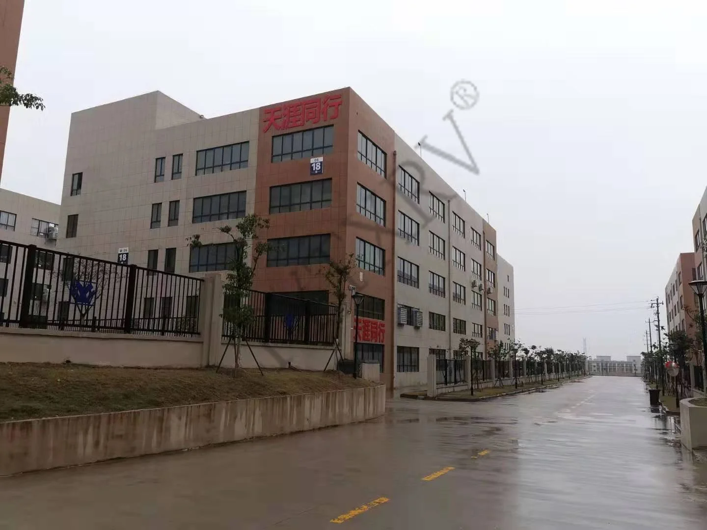 OEM جودة سقف تنفيس مروحة قوية عادم الرياح لملحقات خارجية DC12V RV