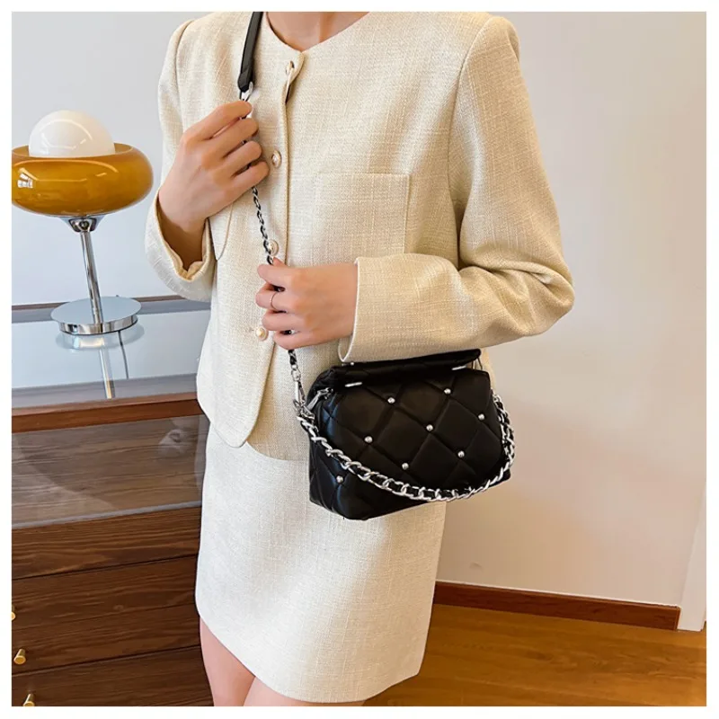 

2024 New Luxury Diamond Chain Crossbody Bags for Women Fashion Brands Shoulder Bag Adjustable Strap Zipper Box Bag Cosmetic Bag