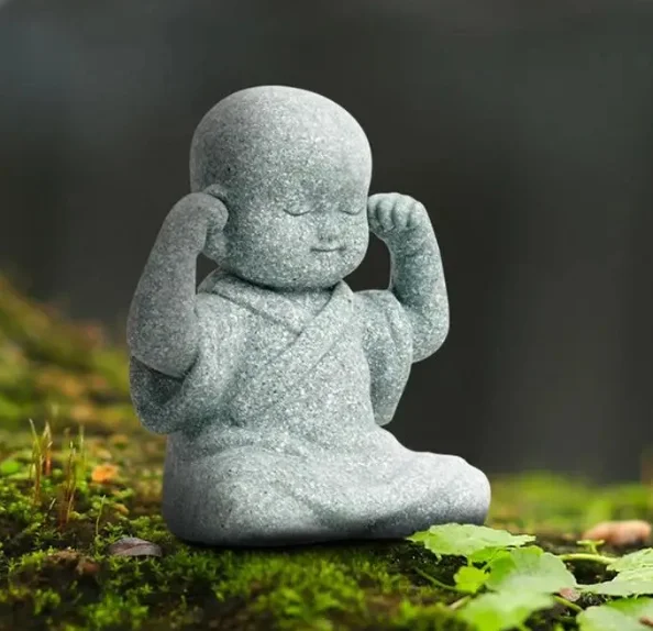 Little Buddhist Monks Figurine Buddha Stone Statue Buddhism Zen Monk Garden Ornament Meditation Home Aquarium Decoration