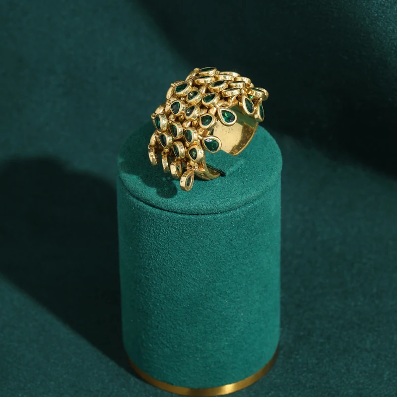 Luxury Designer Green Ring - Image 3