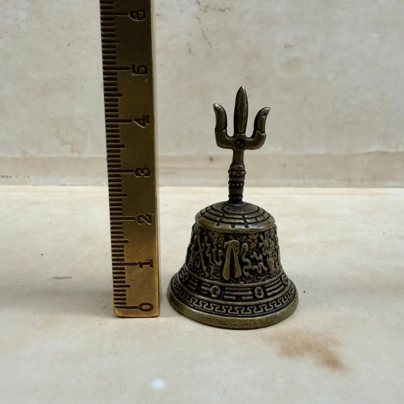 Antique-style, thick brass, diamond-shaped, three-pronged bell ornament, Tai Chi hand-cranked three-clear bell, home decor craft