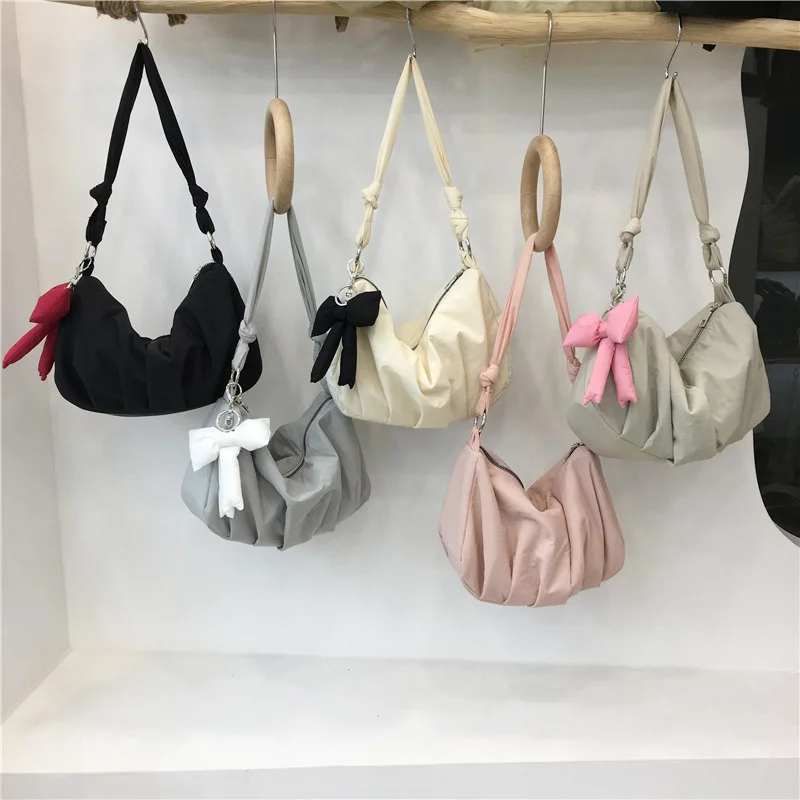 

French women's high-end small fresh niche hand-held pleated cloud underarm bag versatile crossbody bag without butterfly pendant