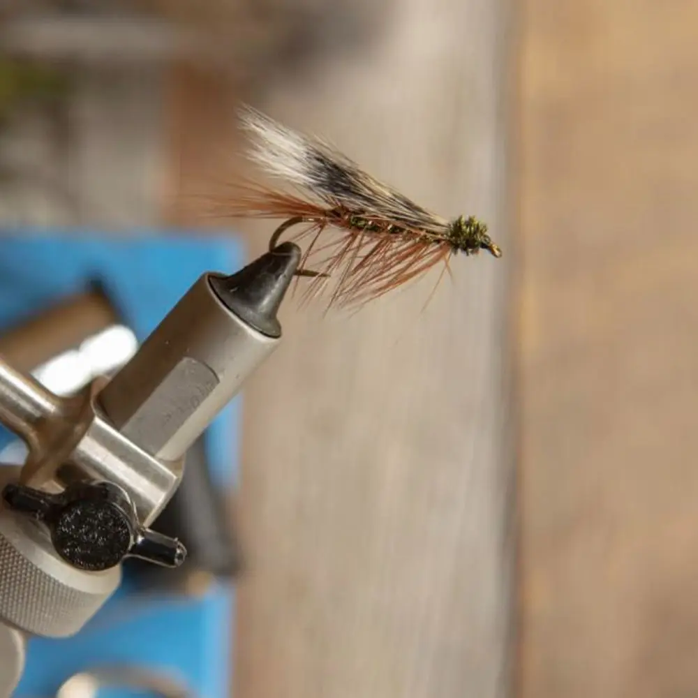 الكمال شرك الحشرات العقلية الذباب يطير الصيد السحر الطعم شحذ ريشة الحشرات الاصطناعية إغراء الطعم كرنك هوك في الهواء الطلق