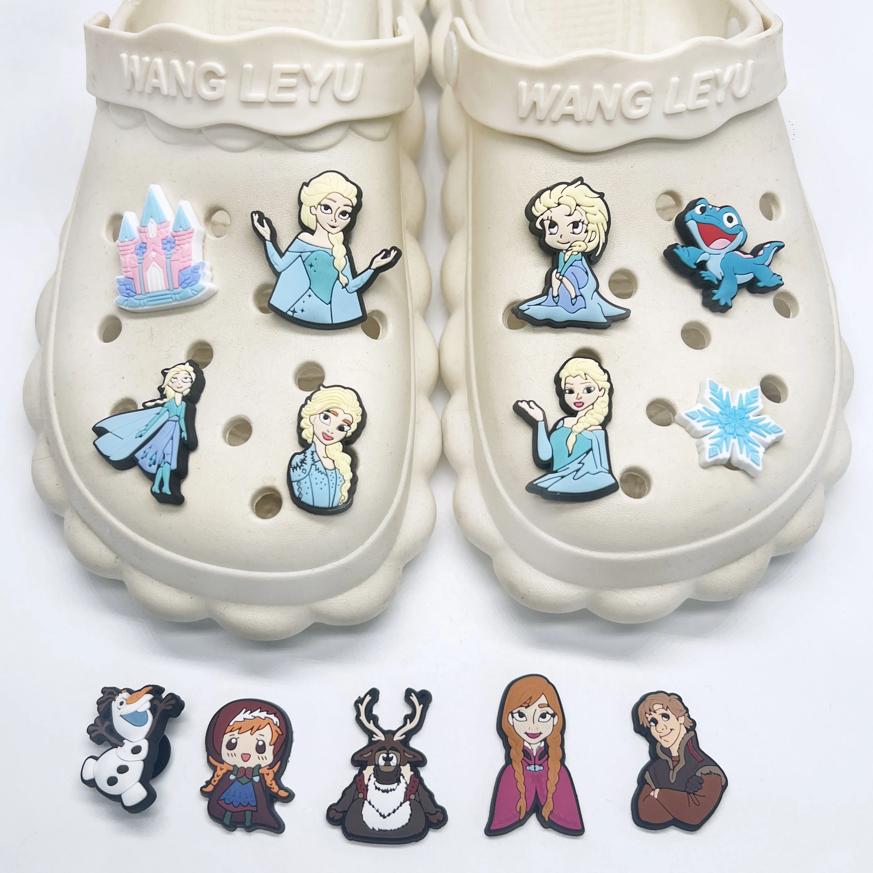 Wholesale 13-50Pcs Snowman Mesuca Shoe Charms Princess Reindeer Cartoon PVC Clog Buckle Charm DIY Woman Phone Case