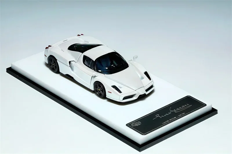 KING MODEL 1:64 Enzo Metallic white Diecast Model Car