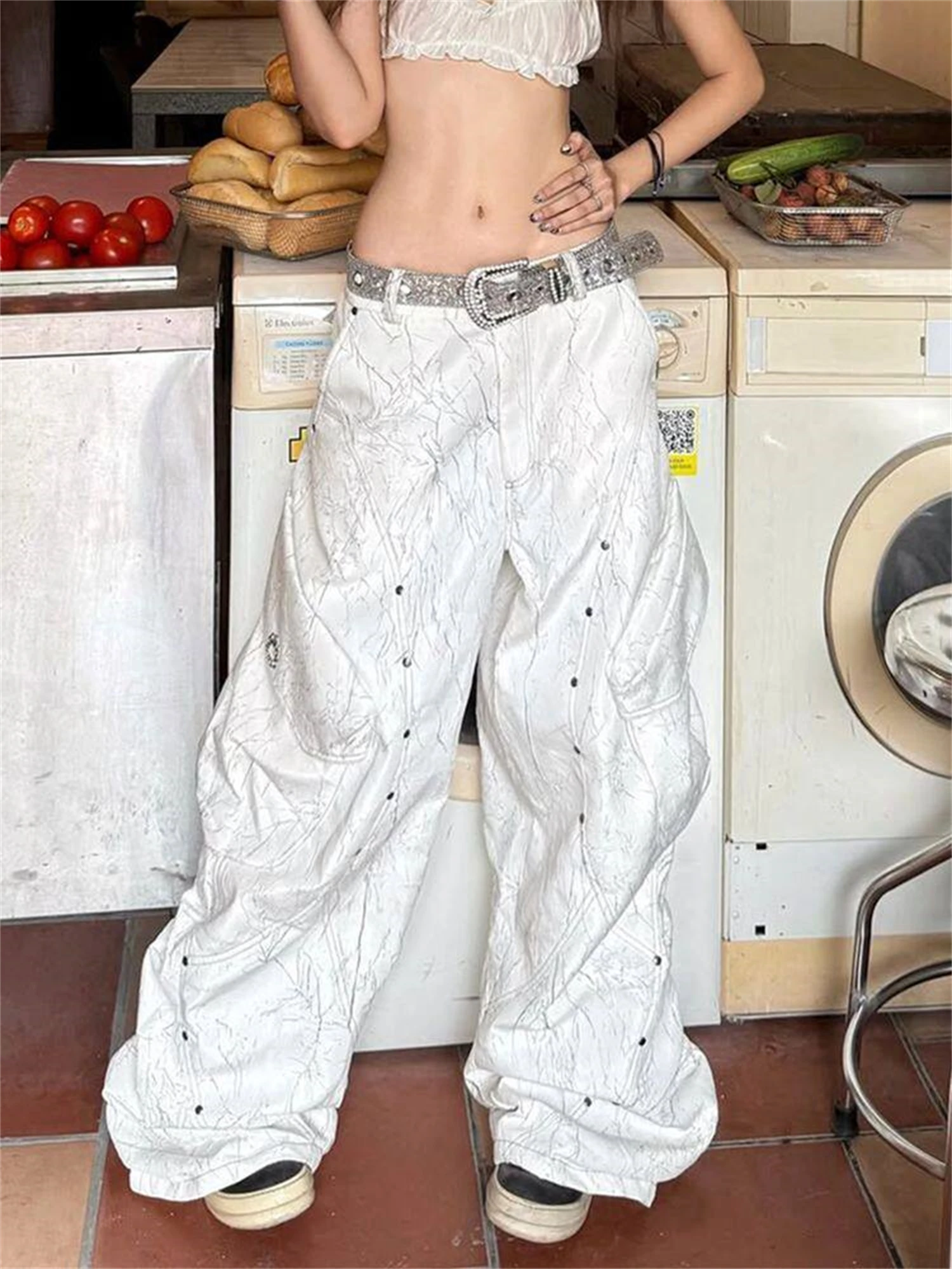 

Women's High Waisted Baggy Wide Leg Jeans White Cracked Texture Print Rivet Studded Cargo Pocket Y2K Streetwear Denim Pants