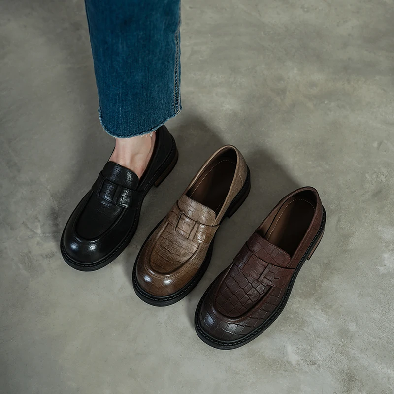 2026 new spring autumn women pumps natural leather 22-25 cm Embossing cowhide+sheepskin+pigskin round toe women shoes loafers