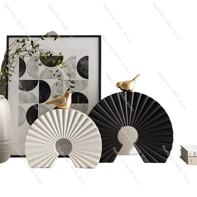 High End Art Ornament Living Room Display Sculpture Luxury Decorative Piece for Wine Cabinet Office Home Designer Decoration