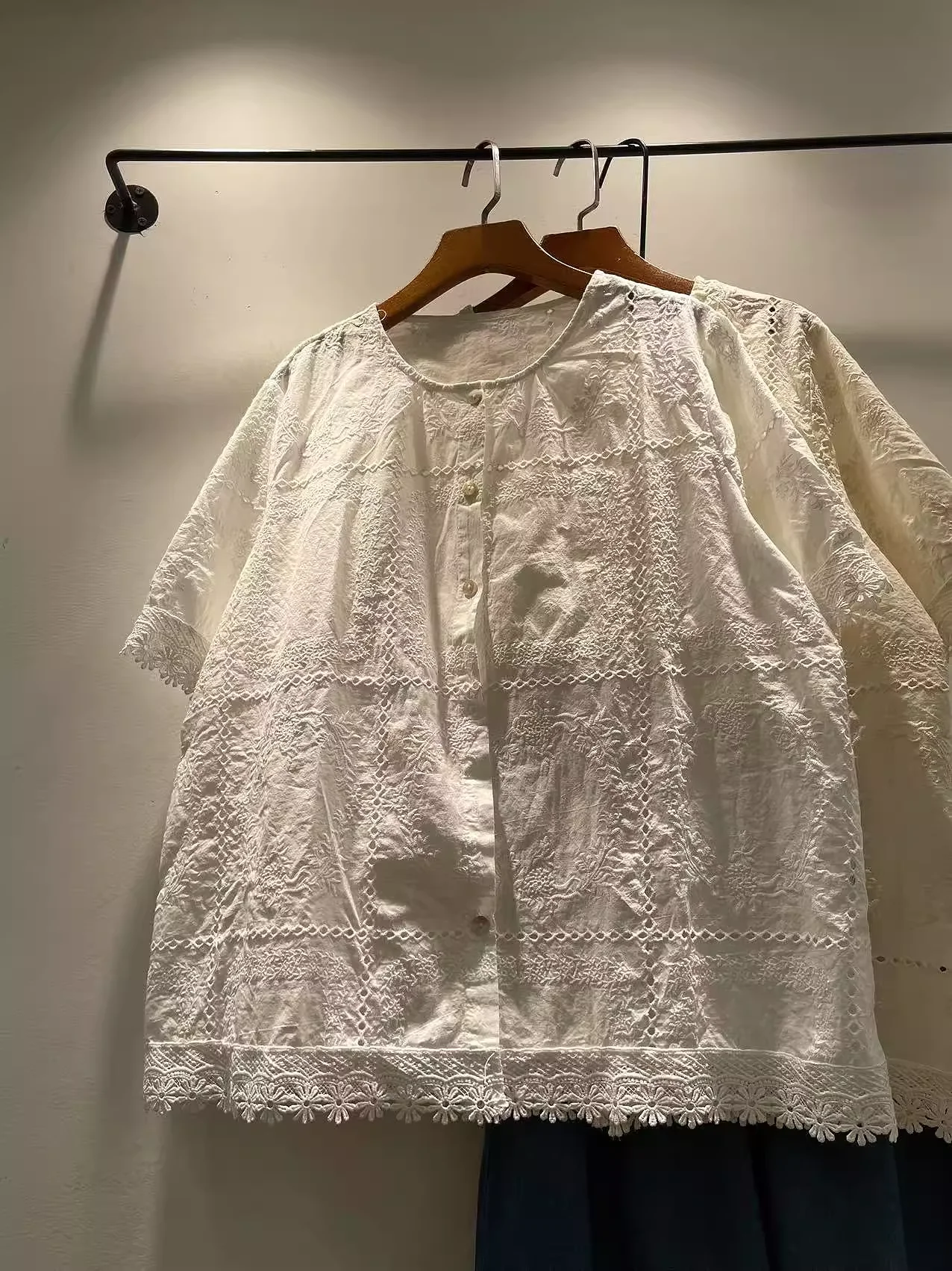 

Bust 110cm original design pure cotton white beige shirts women's elegant shirts Japan style single-breasted short sleeve tops