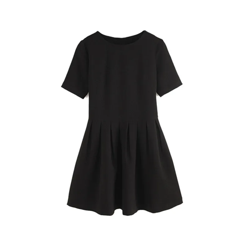 Elegant Puffy Black Dress for Petite Pear-Shaped Figures