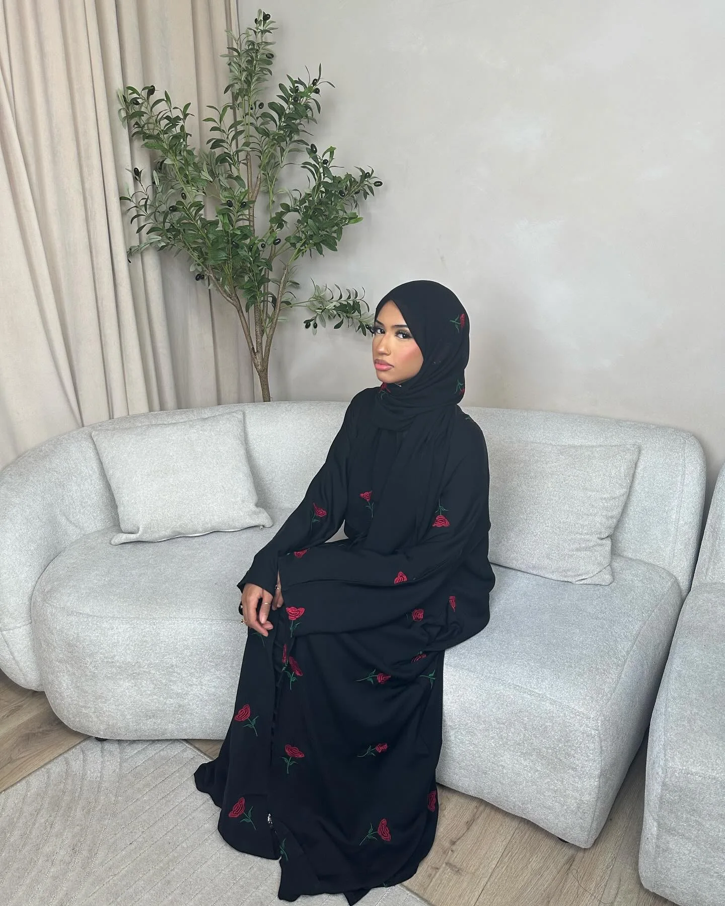 ชุดอาบายะปักลายสำหรับผู้หญิงมุสลิมในเทศกาลอีดมูบาร็อค รอมฎอน ชุดญิลบาบ เคบายา เสื้อผ้าอิสลาม คาฟตัน ชุดคลุมฮิญาบ แฟชั่นชุดอาบายะ