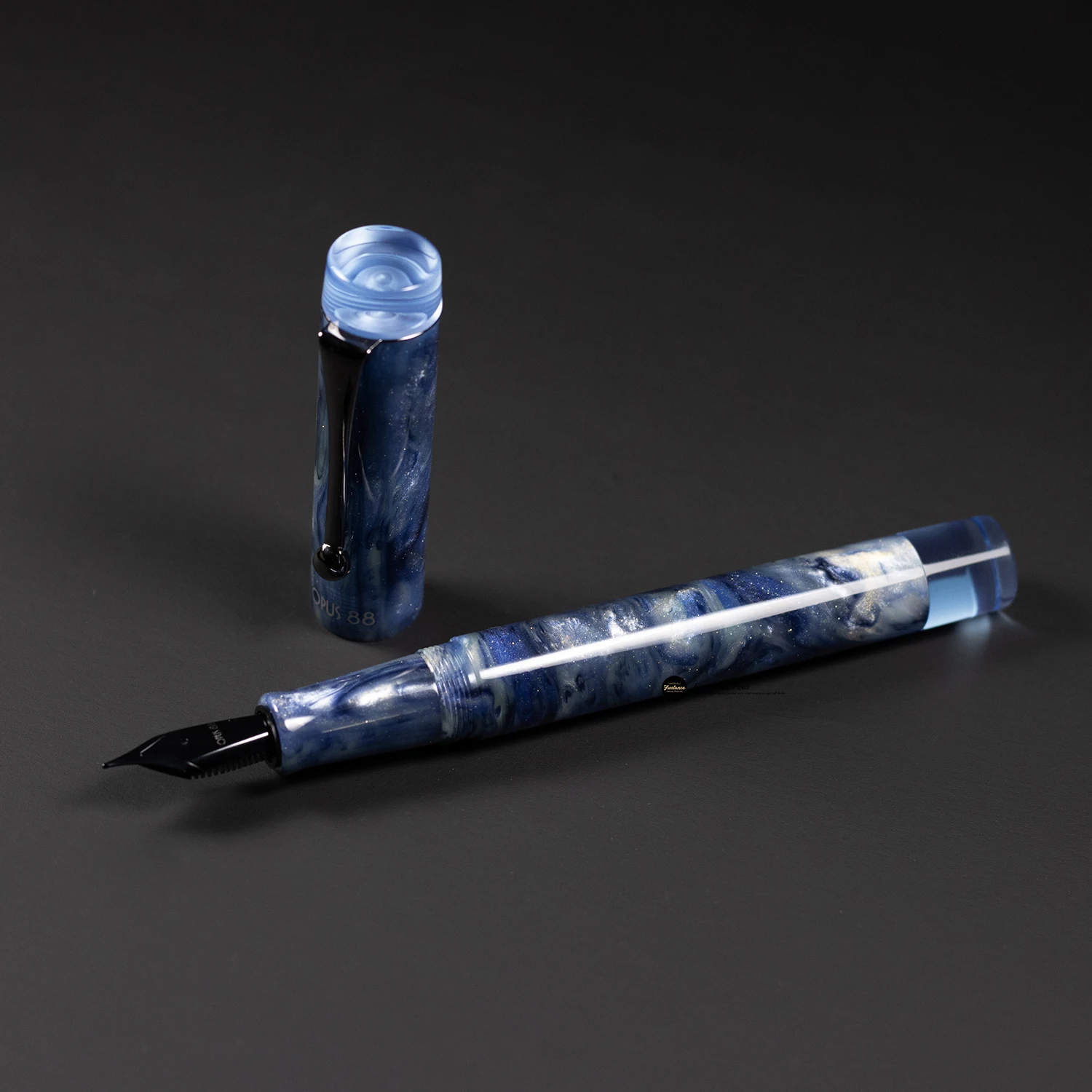 

Beautiful OPUS 88 Limited Demo Blue Sapphire Earth Acrylic Fountain Pen Large Orthodox Drop-in PVD Luxury Wiring Gift Pen