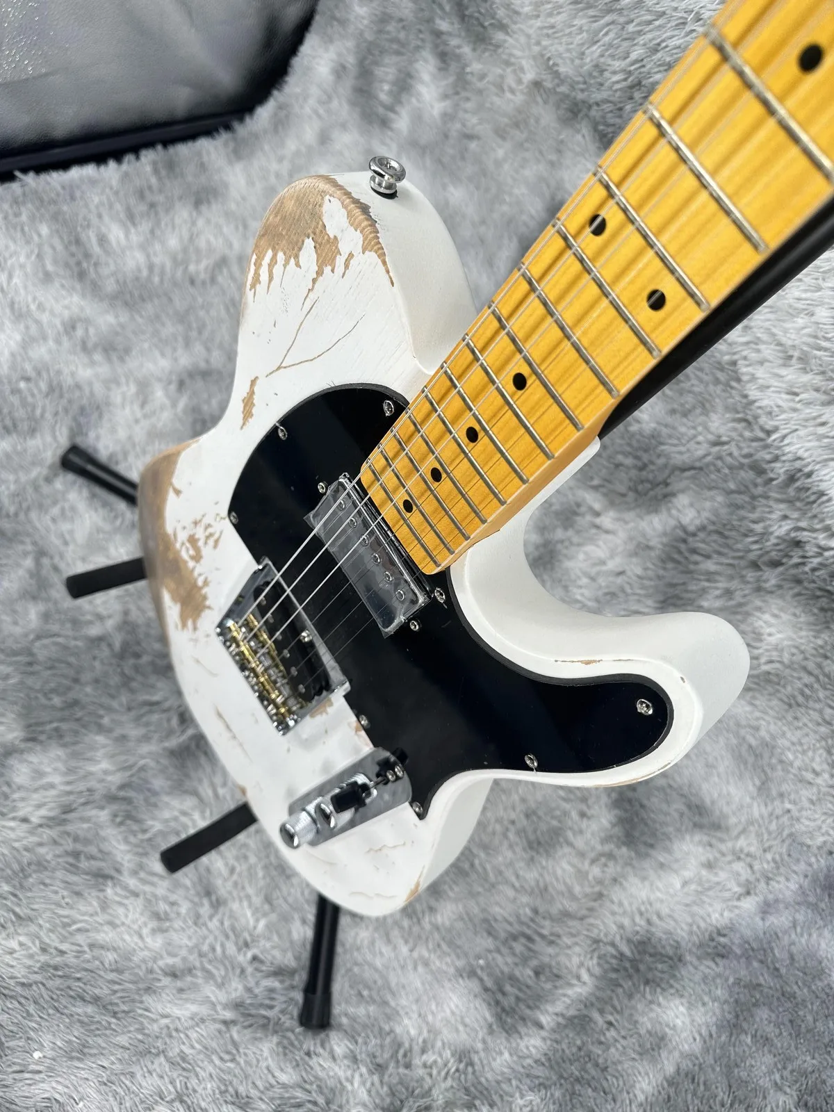 

2026 Hot Sale Custom Guitar HS Pickup Maple Fingerboard