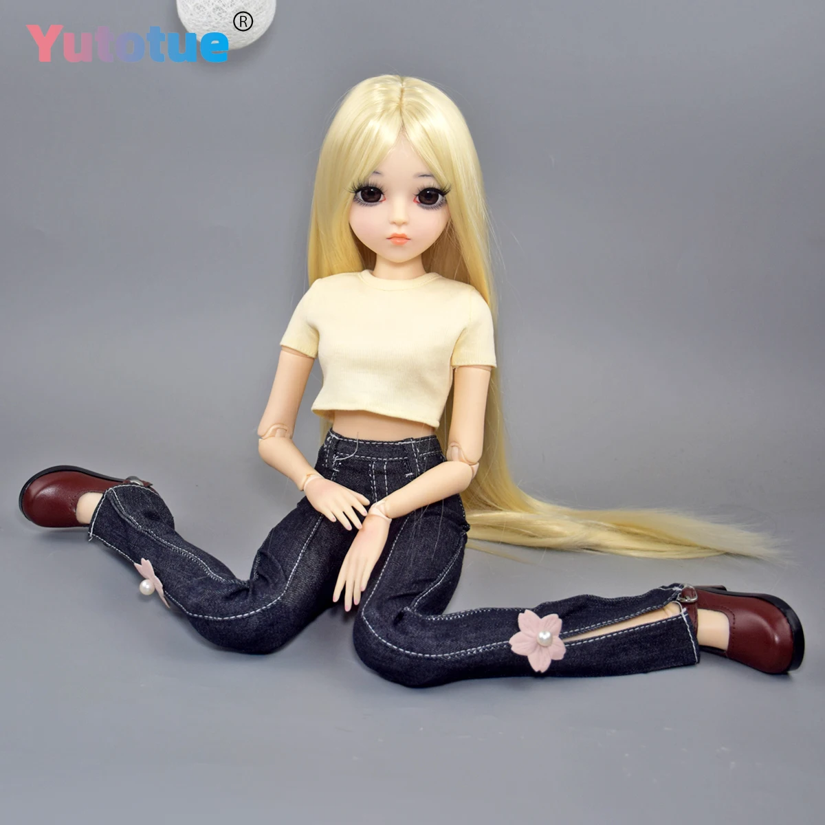 YUTOTUE 60 cm hohe Mädchenpuppe mit T-Shirt, Hose, Schuhe, lange blonde Perücken, lebensechte BJD-Puppenspielzeug im Maßstab 1:3