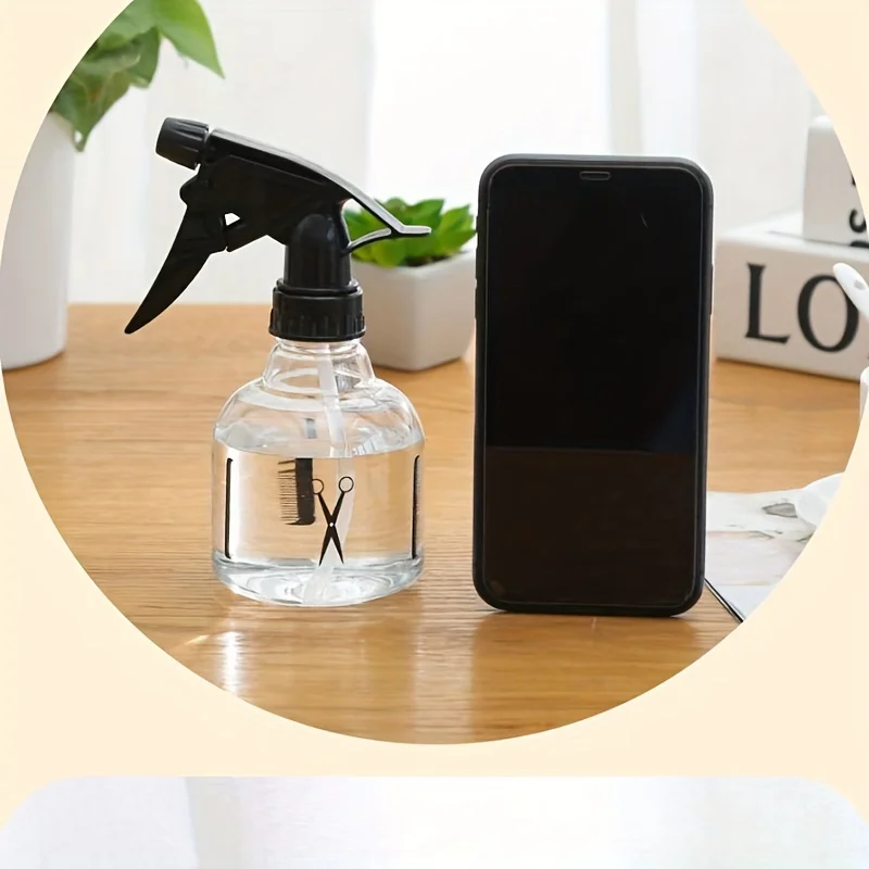1pc Bouteille pulvérisateur en plastique transparent avec peigne et ciseaux, à pression, pour salon de coiffure, accessoires et outils de soin des cheveux
