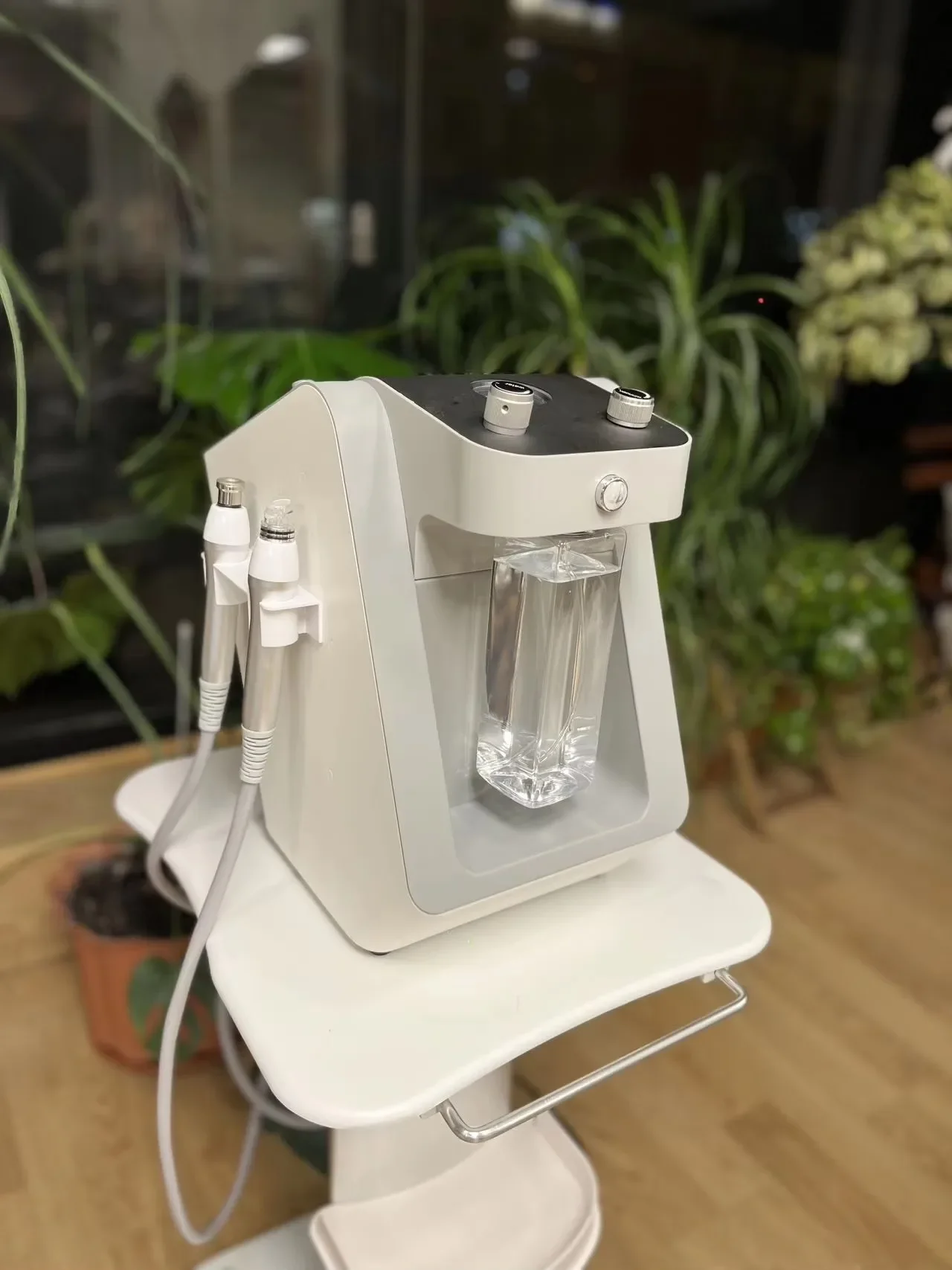 Neues 4-in-1-Gerät mit kleiner Blase und Wasserstoff für das Gesicht, Mikrodermabrasion, Peeling, Reinigung, Lifting, SPA-Blasenausrüstung