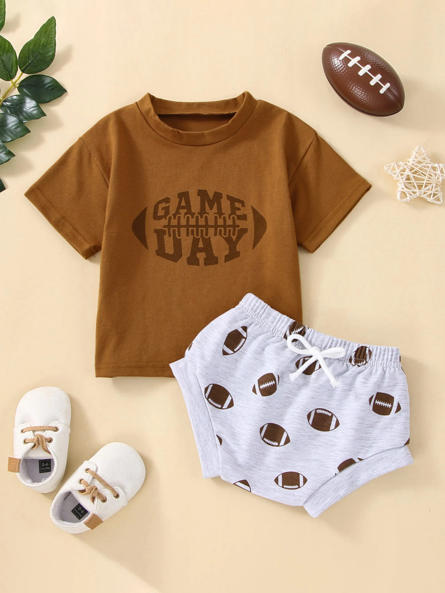 

Infant Matching Set with Short-sleeve Tee and Elastic Waist Shorts Featuring Printed Letters and Round Neck Design