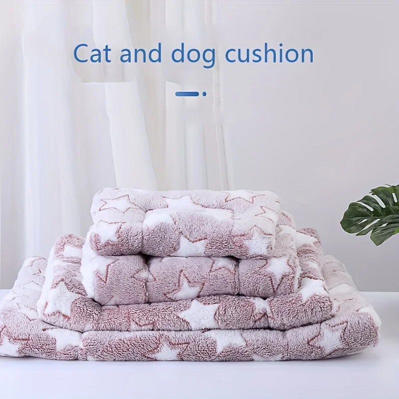 1pc Plush Thickened Pet Cushion, Polyester Cat And Dog Mat, Soft And Cozy, With Star Pattern, Decorative And Comfortable Pet Bed