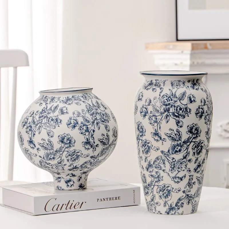 Chinese high-end blue and white porcelain retro vase, ceramic ice crack flower vase, home living room entrance decoration orname