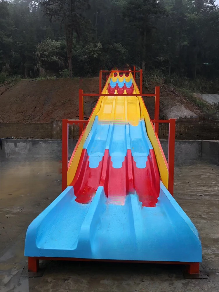 Customized by manufacturers of outdoor fiberglass large children's water park swimming pool slide equipment